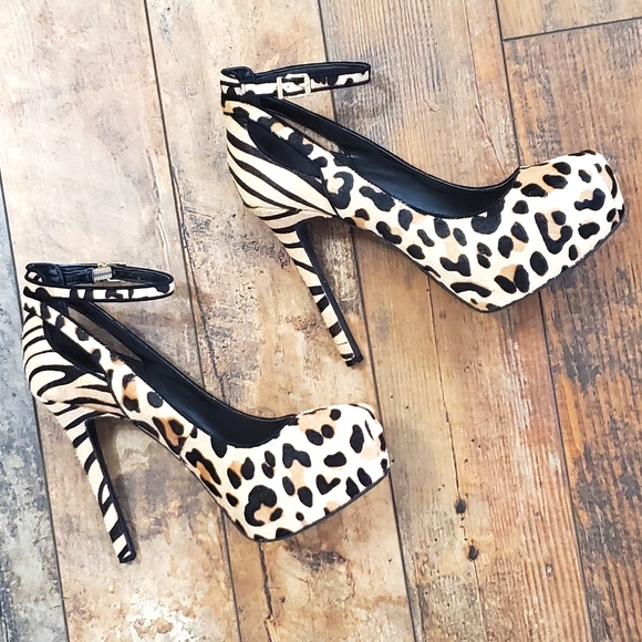 Jessica Simpson Shoes - Jessica Simpson Cheetah Platform Heels Size 10